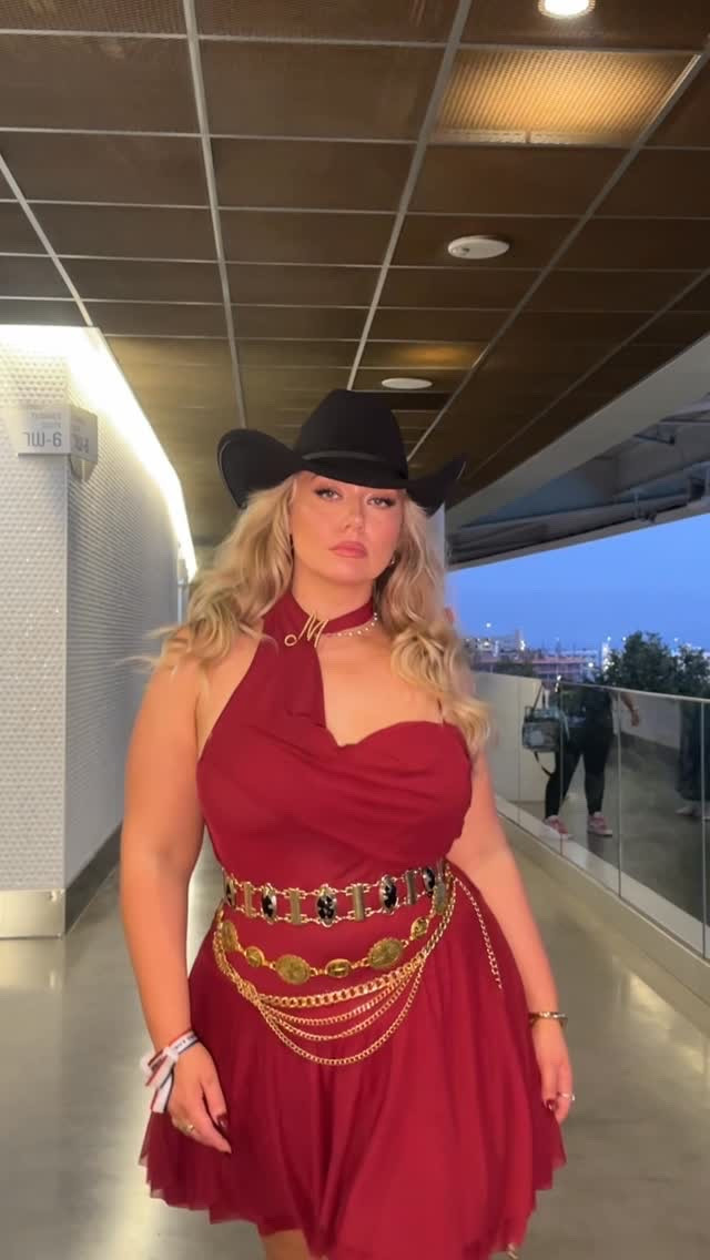 showing up for the curvy girls at cowboy carter with @showpo!!!! I CANNOT BELIEVE THIS IS MY LIFE!!!!!! 

#cowboycarter #curvygirls #curvystyle #midsizestyle #curvemodel

#LTKMidsize #LTKStyleTip