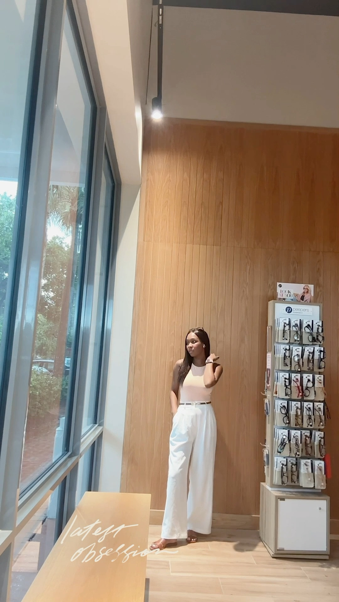 Simplicity is the ultimate sophistication ✨💵 

Is anyone else over the crop tops phase and embracing the clean girl look this summer? 🙋🏽‍♀️

#oldmoneyaesthetic #ootd #summerfashion #oldmoneystyle #summeroutfit #miamiblogger 