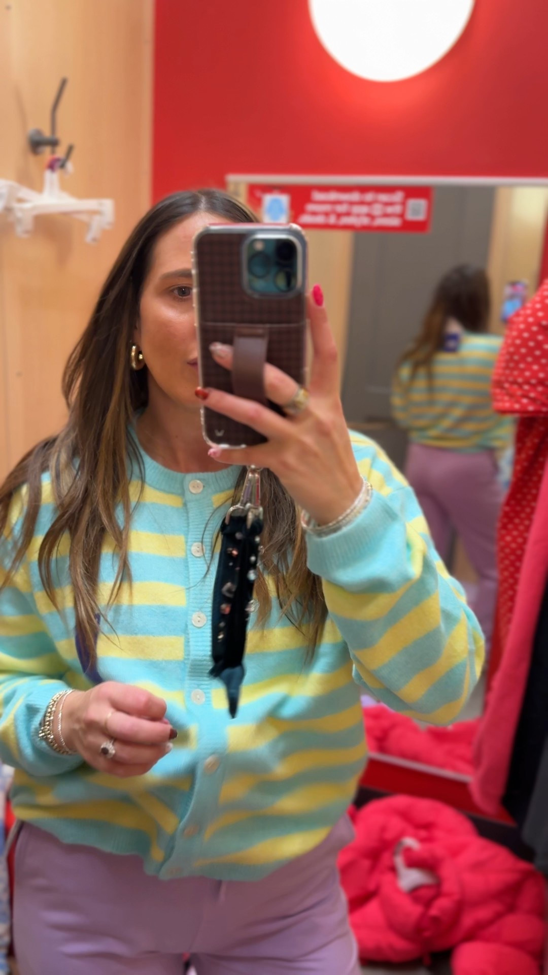 Comes in quite on few other color options and it’s not itchy which I love! 

From target 

#LTKFindsUnder50 #LTKHoliday #LTKdayinmylife