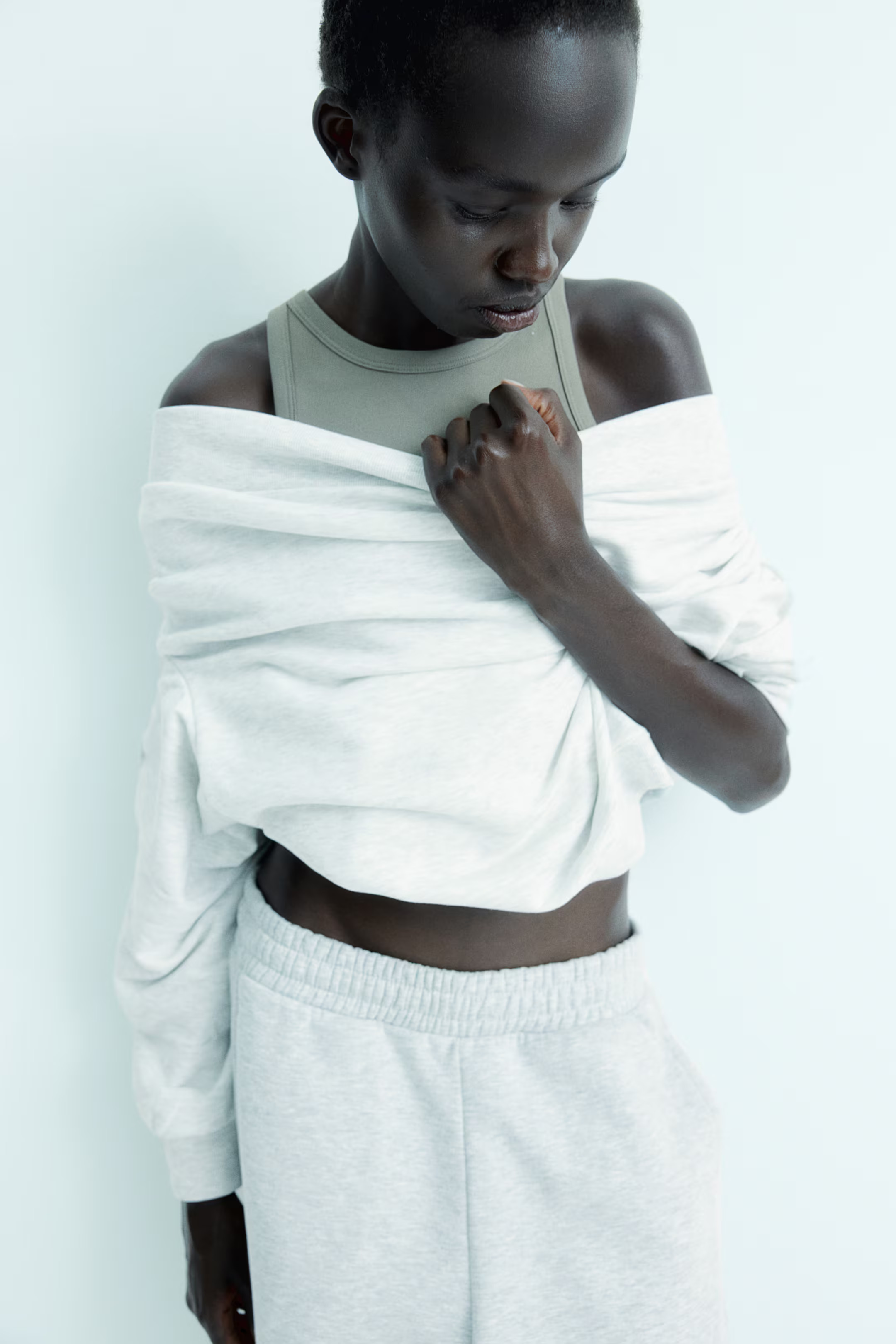 Off-the-Shoulder Sweatshirt | H&M (US + CA)