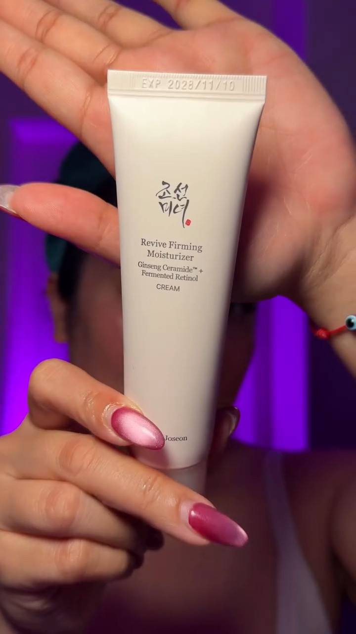 Self-care starts with the little rituals we give ourselves every day 🤍 Taking a few minutes to slow down, hydrate my skin, and remind myself that caring for myself isn’t selfish—it’s necessary.

Lately I’ve been loving the glow and nourishment from Beauty of Joseon Revive Firming Moisturizer, paired with their Beauty of Joseon Revive Eye Serum (Ginseng + Retinal) and soothing eye patches. The ginseng-powered formula helps support skin elasticity, hydration, and that healthy glass-skin glow.

Because skincare isn’t just about looking good—it’s about showing yourself love, slowing down, and taking care of the skin you live in every day. @beautyofjoseon_official 

#beautyofjoseon #koreanskincare #skincareroutine #selfcaremoment #glowyskin