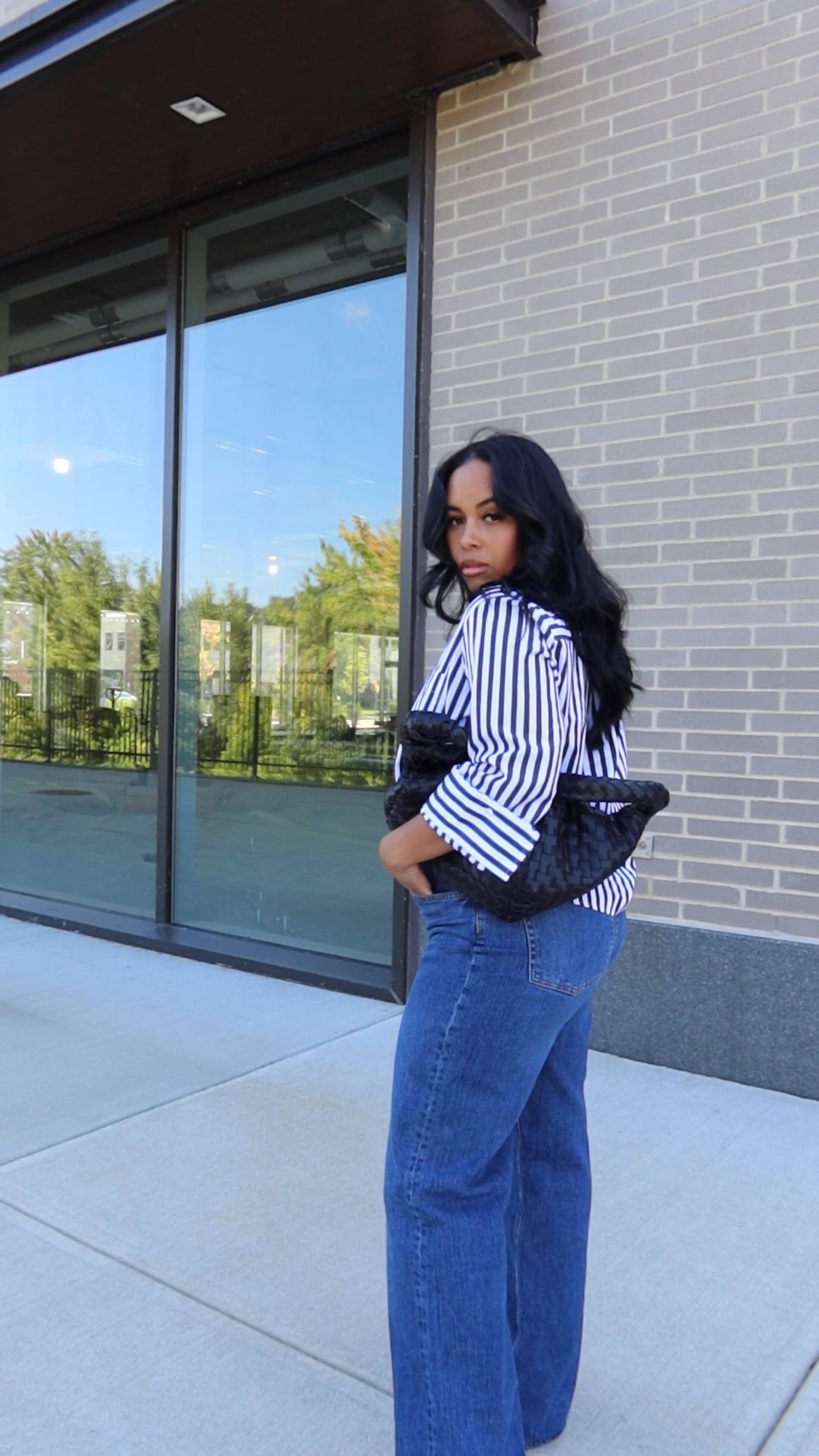 EFFORTLESSLY CHIC MOM OOTD! I’m wearing a size large on the top for that oversized look. Denim fits TTS wearing size 10

#LTKxMadewell #LTKVideo #LTKMidsize