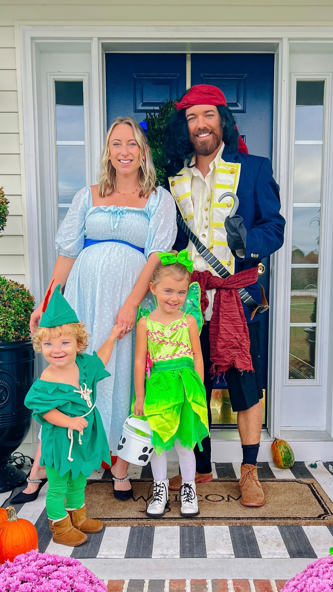 Family of 4 Halloween Costume Ideaas

#LTKFamily #LTKSeasonal #LTKHalloween