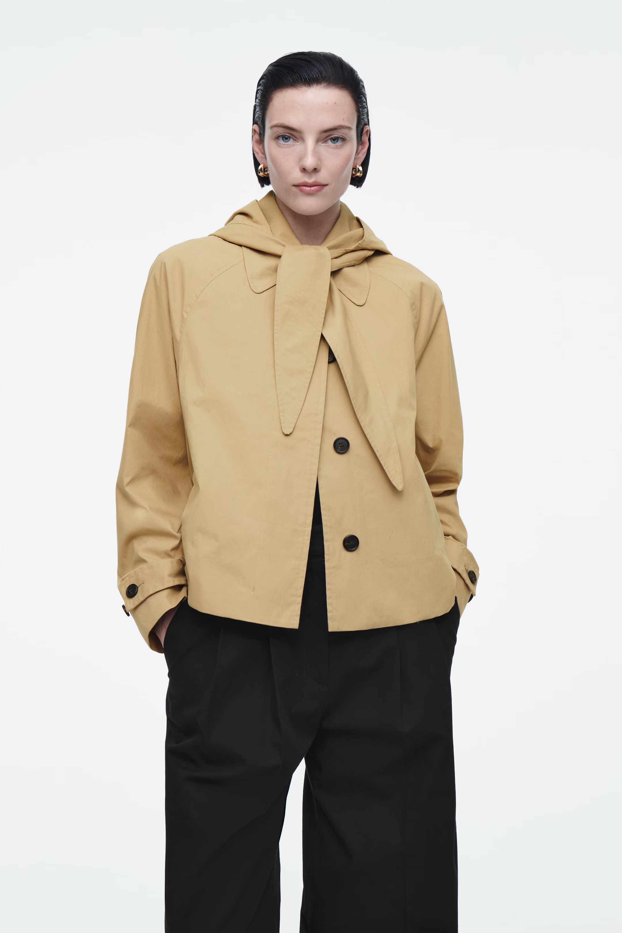 DETACHABLE-HOOD SHORT TRENCH COAT - BEIGE | COS (AU)