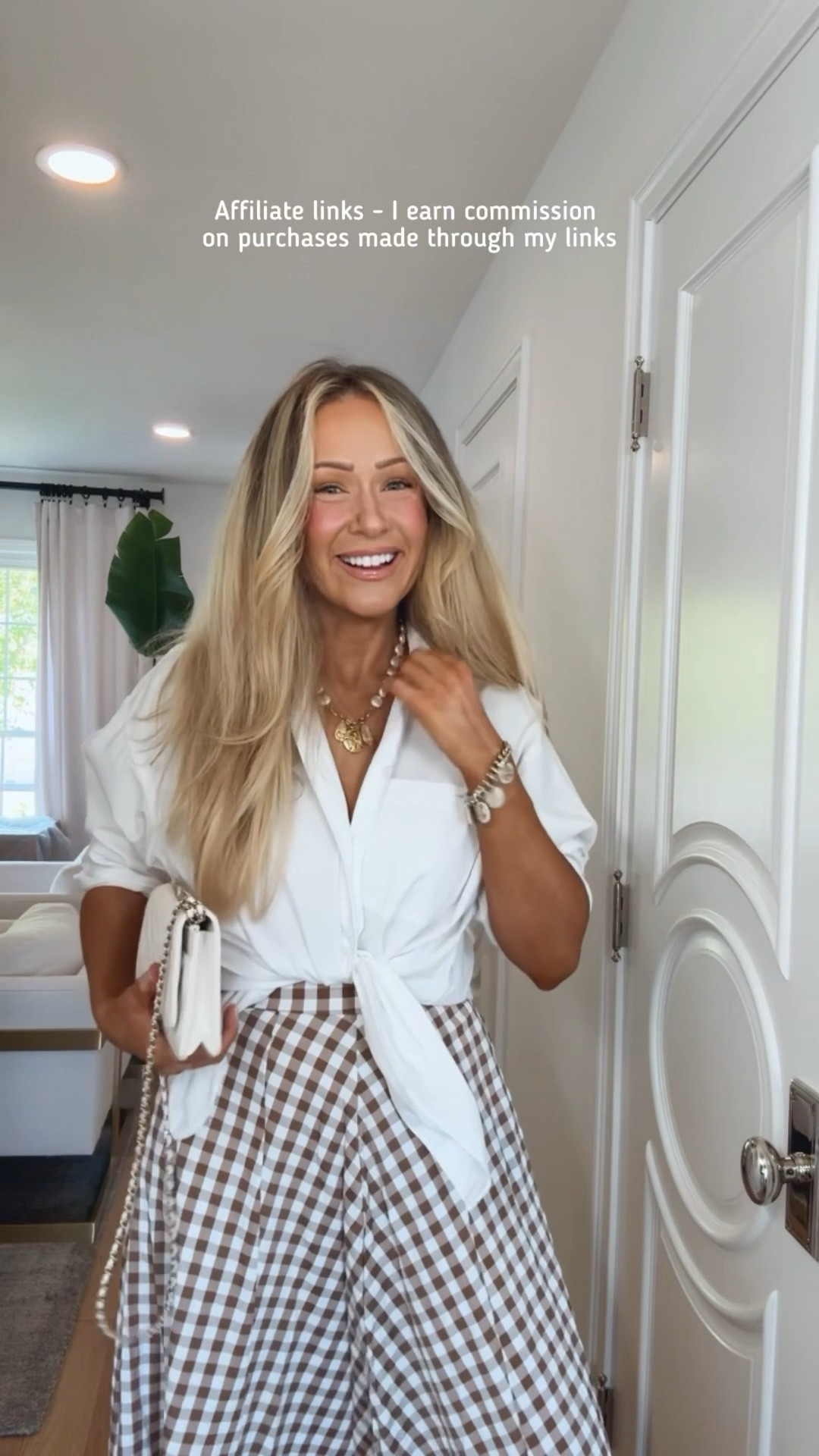 Affiliate links - I earn commission on purchases made through my links |  cute classy summer outfits
Amazon gingham skirt
White button up shirt
Preppy style