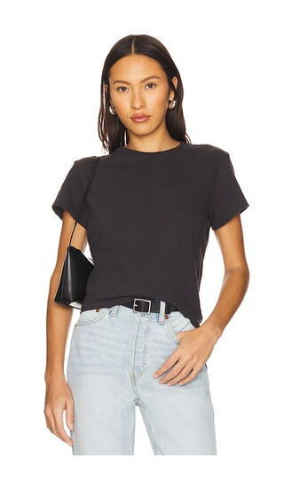 RE/DONE 1950s Boxy Tee in Black. - size S | Revolve Clothing (Global)
