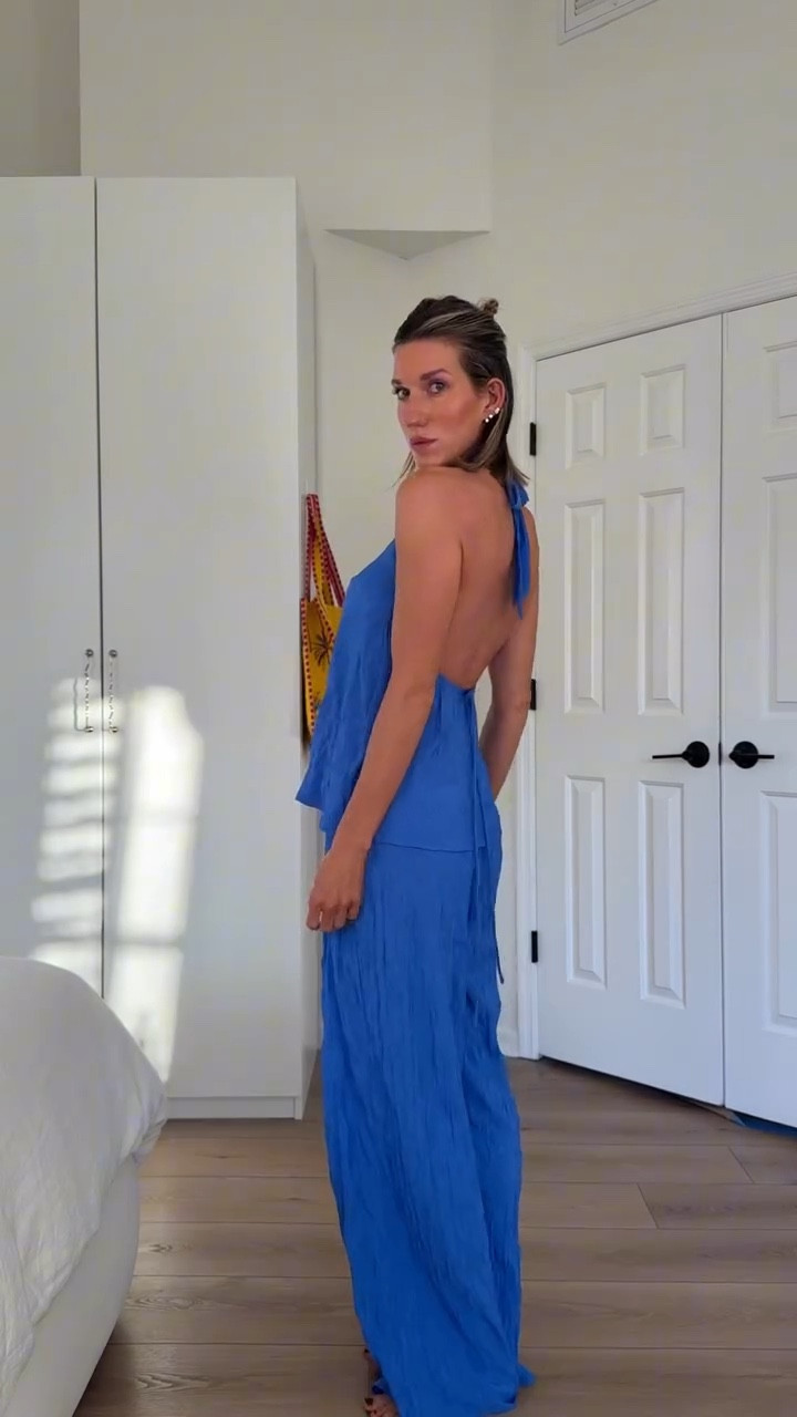 In an XS top and bottom!

Welcome to Charleston @shopbop ! ❤️❤️

Open march 6-15 at 259 King St!



#LTKU #LTKgrwm #LTKootd