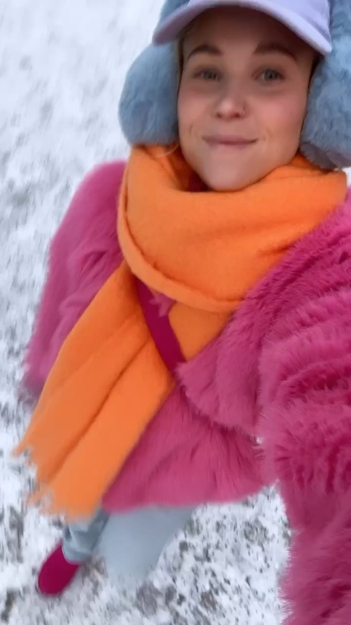 Bright colors street wear look! 

#LTKstyletip #LTKfit #LTKeurope