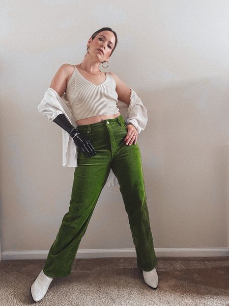A moment for the green corduroy pants, please

Fall fashion, trending, corduroy, outfit inspo, fall outfit ideas, green outfit

#LTKSeasonal #LTKstyletip