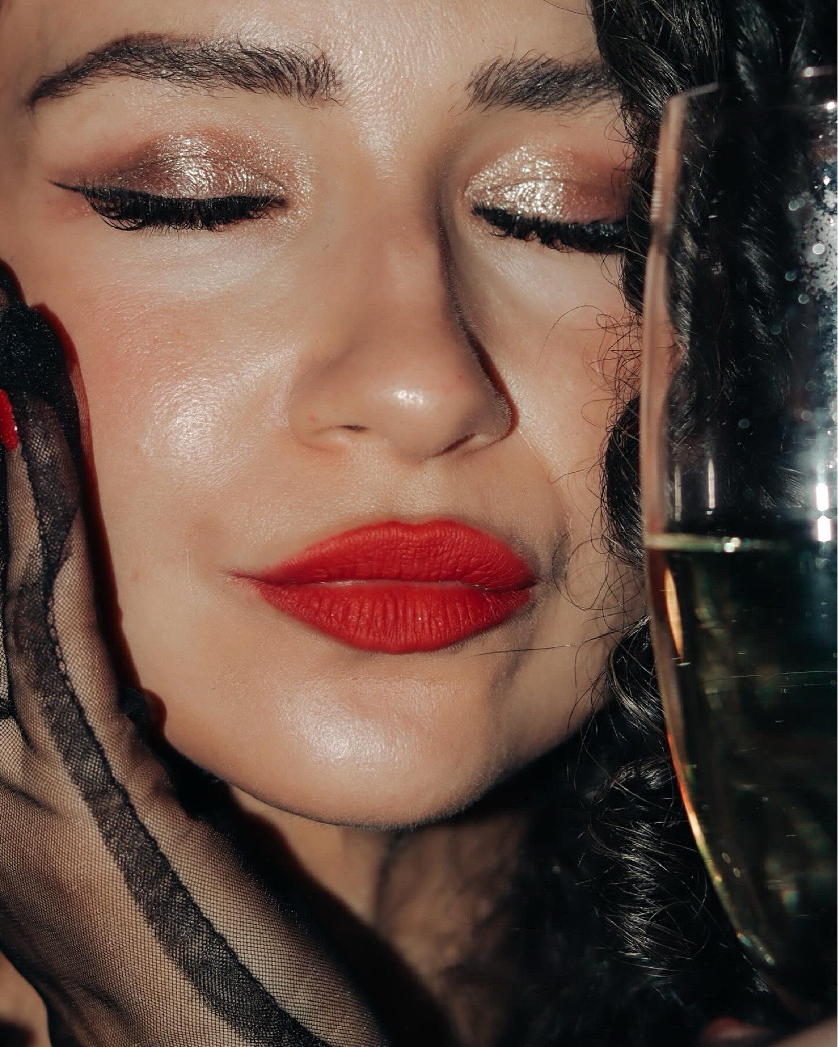 Can’t stop using these shimmery shades from the @natashadenona I need a nude palette and it’s the only primer /concealer my dry skin likes 

#LTKbeauty