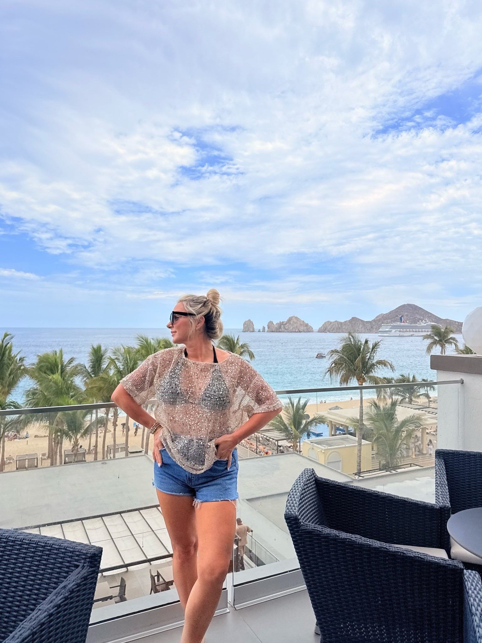 The top I will be wearing all Summer ✨☀️🌊


#summerstyle #summertop #sequintop #vacationstyle #resortstyle  #amazonfinds

#LTKootd