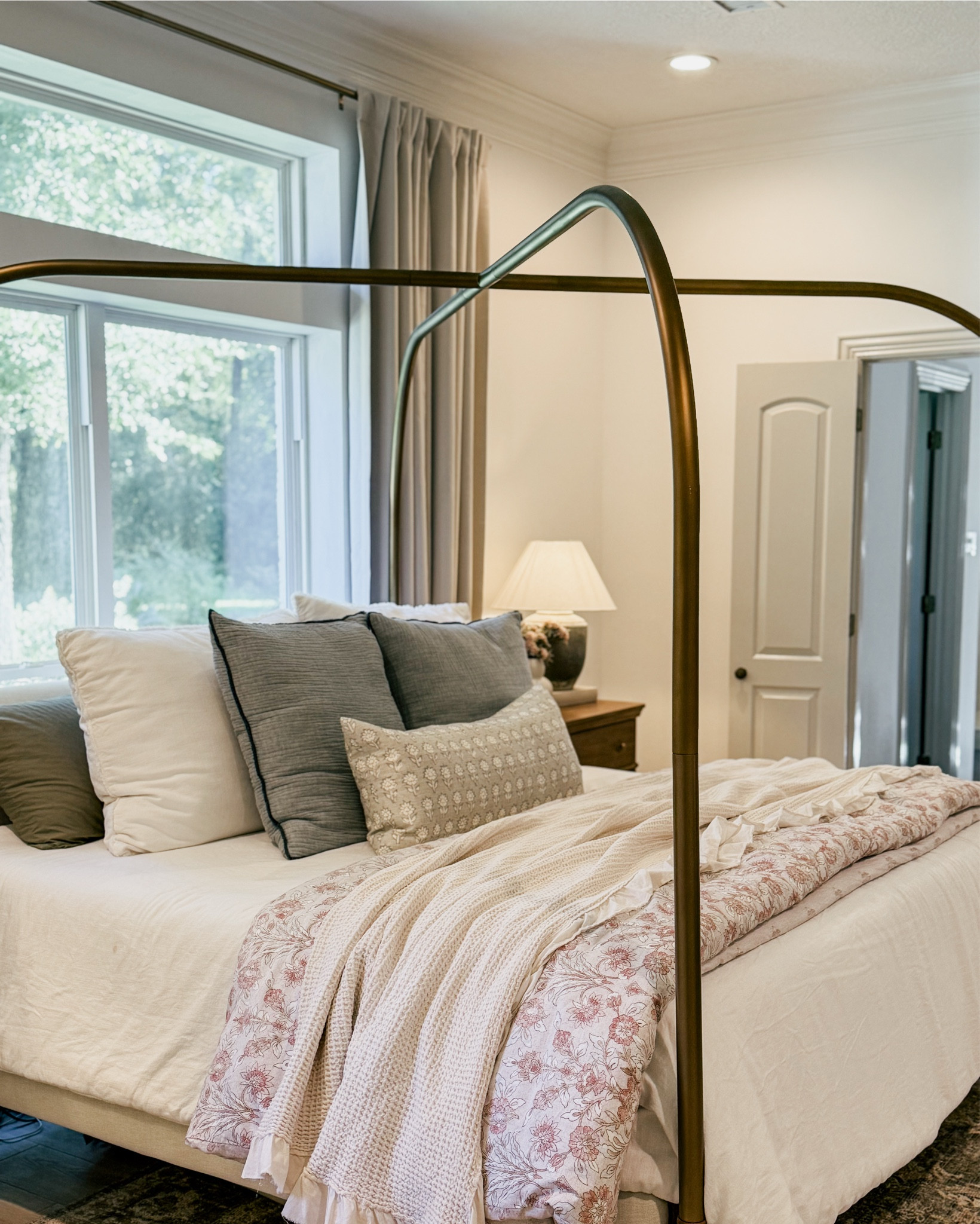 Master bedroom redo adding a cozy office!


#LTKHome #LTKFamily #LTKStyleTip