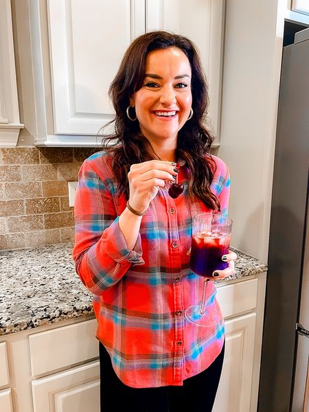 Did you know alcohol can STOP fat burning for up to 3 DAYS?! 😱

After a long day of carpool shuffles, podcast interviews and asking my kids to not pick their nose for the 14th time 😬 sometimes I crave a drink, but don’t want the negative affects of alcohol.

Enter the Sleepy Girl Mocktail viral trend! If you have trouble sleeping, SAVE this & try it out!

💤Mocktail Recipe😴
- Tart Cherry Juice (Regulates sleep)
- Magnesium (Relaxes nervous system)
- Liquid Collagen (my addition!)
- Sparkling Water
- Lime for garnish

Pour in a boujee ✨ pretty glass like my @joyjolt x Christian Sirano shimmery ones for EXTRA fun! 💁🏻‍♀️ Joyjolt is all about beautiful, joyful living 🥰, bringing communities together through sips, sharing and sparking joy.✨ #ad #JoyJoltPartner#JoyJoltMoments #Withjoy

#LTKfamily #LTKhome #LTKfitness