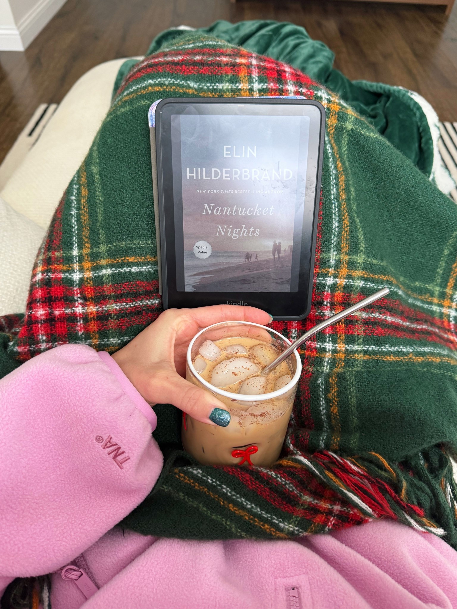 Loving this book 🎄💌