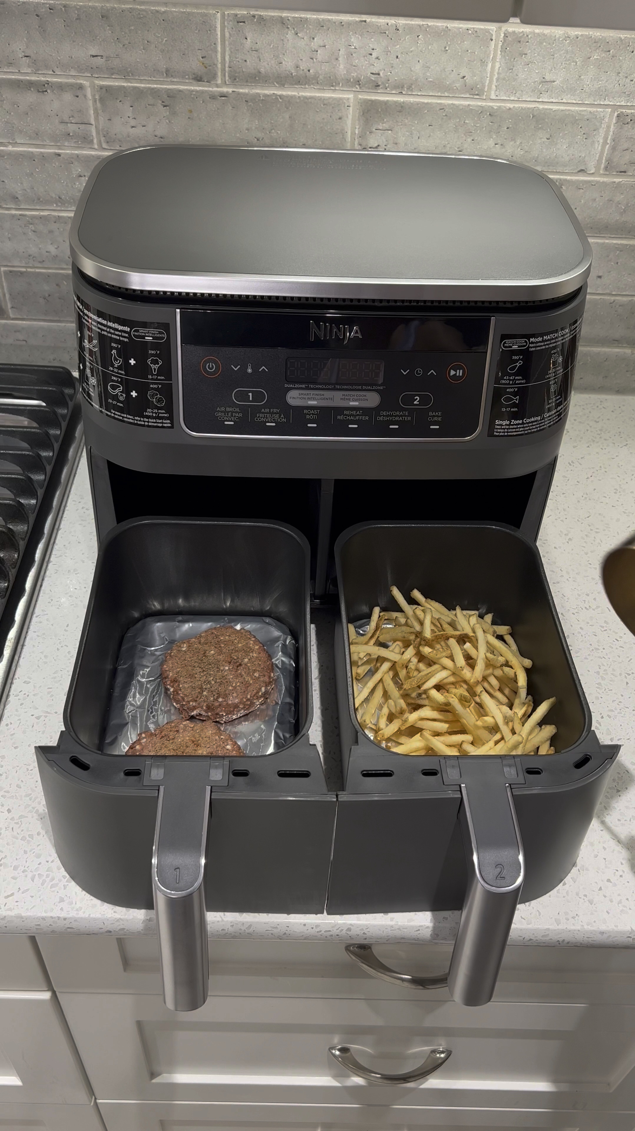 #walmartpartner 

The most versatile air fryer I’ve used. Cook two things at once plus you can cook both at different temperatures!  Whether you’re cooking side dishes or a meal for one person, this air fryer is the go to! 

Meet the ultimate air fryer! With dual cooking zones and independent temperature control, you can cook two different dishes simultaneously with perfect results. The most versatile air fryer I’ve owned!
 This air fryer's dual cooking feature and flexible temperature control make it ideal for side dishes, solo meals, and everything in between! 

Shop below! 🤍 

@Shop.LTK #liketkit #IYWYK #walmarthome @walmart 
#LTKxWalmart

#LTKSaleAlert #LTKVideo #LTKHome