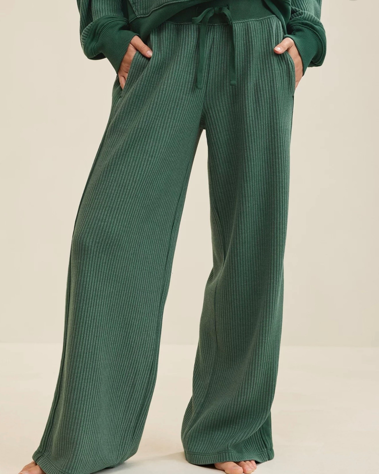 The Aerie Essential Waffle Trousers are peak cozy-girl energy — soft, textured, warm, and effortless. The relaxed waffle knit drapes comfortably while still looking put-together (aka: the dream). Perfect for lounging, errands, gifting, or pairing with all your favorite Aerie sweaters.

Comfy, versatile, and winter-weekend approved. ❄️🫶

#LTKCyberWeek #LTKHoliday #LTKGiftGuide