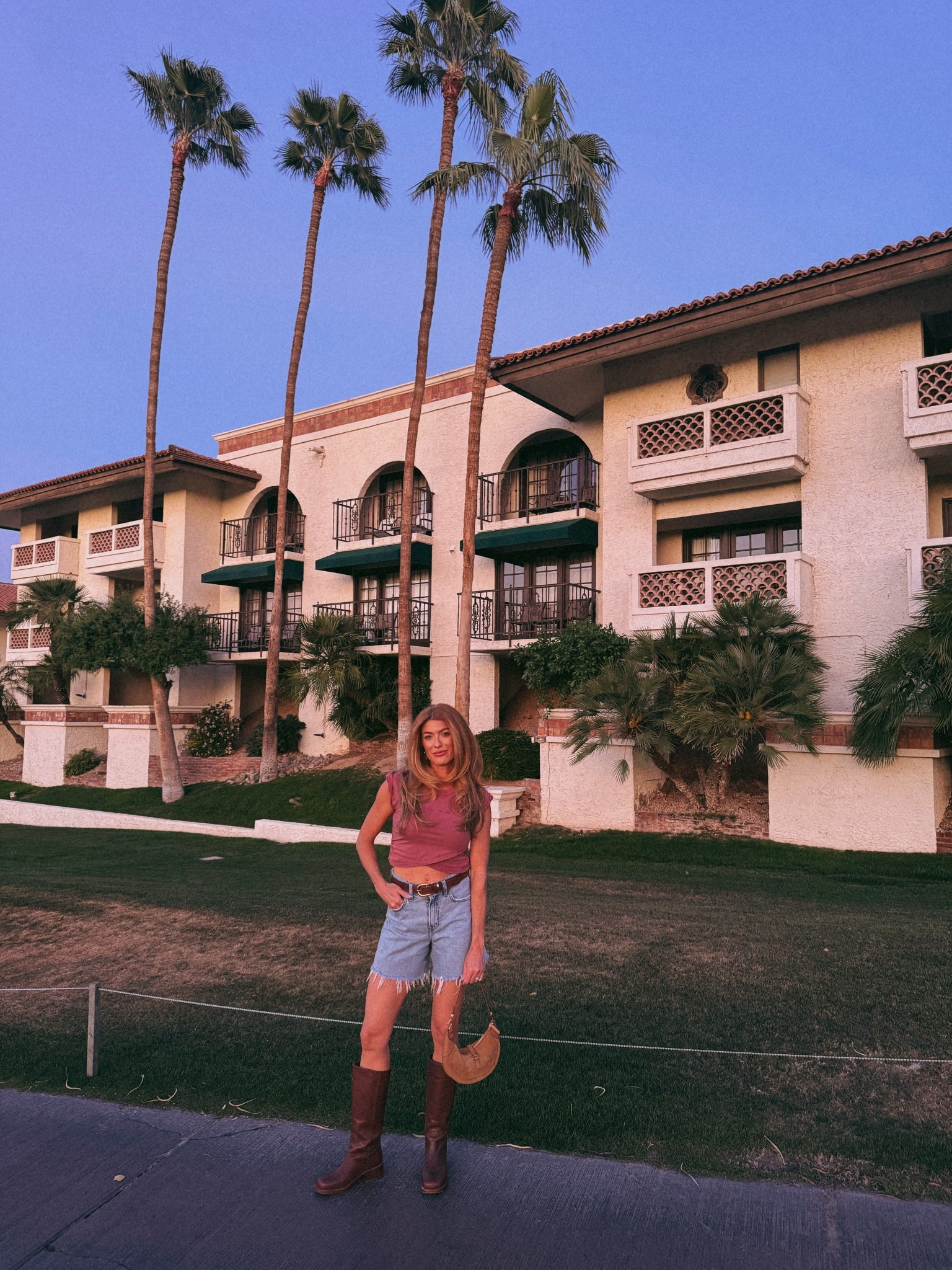 Best Buy ever! This FP 2-piece set is a vacation MUST. I wore both pieces together and the top solo (here) on the same trip. It’s beyond comfy and flattering. The set comes in so many different colors AND it’s under $100. Get yours girl 🙌


matching set, free people, vacation, resort, yoga 

#LTKTravel #LTKActive #LTKdayinmylife