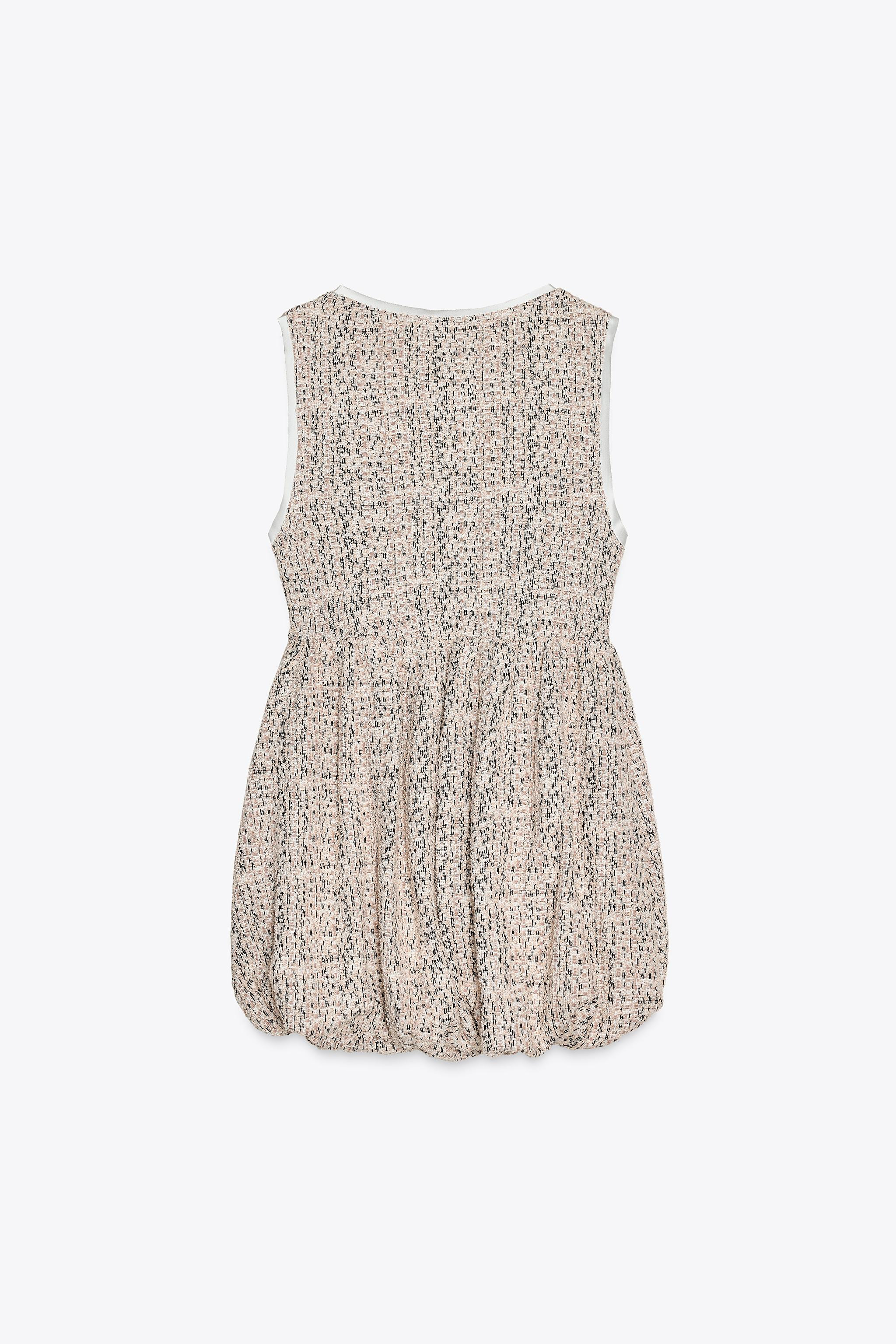 Short square-neck dress with sleeveless armholes. Contrasting fabric trim. Matching interior lini... | Zara US
