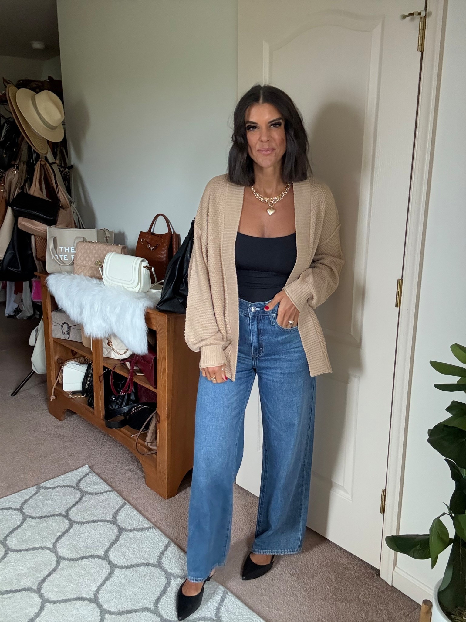 Size xs in tank size small in cardigan size 26 in jeans 

#LTKFindsUnder100 #LTKSeasonal