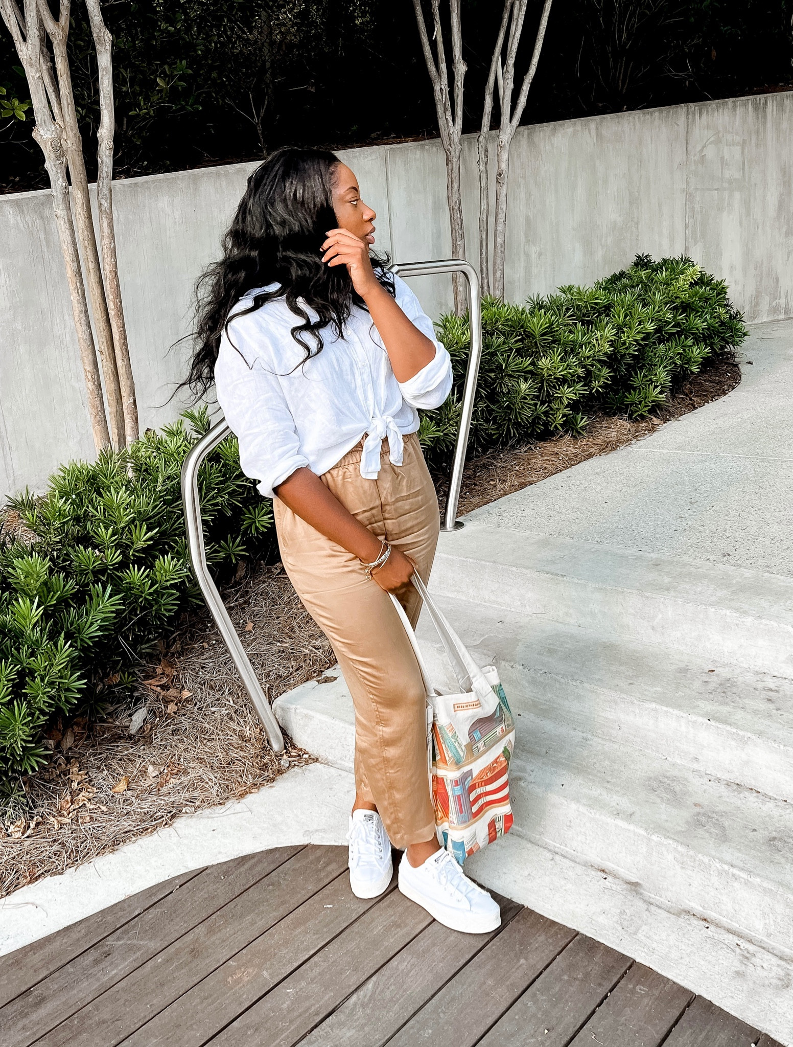 Minimalist Outfit, white button up, khaki dress pants, H&M outfit, white converse 

#LTKSale #LTKunder100 #LTKSeasonal