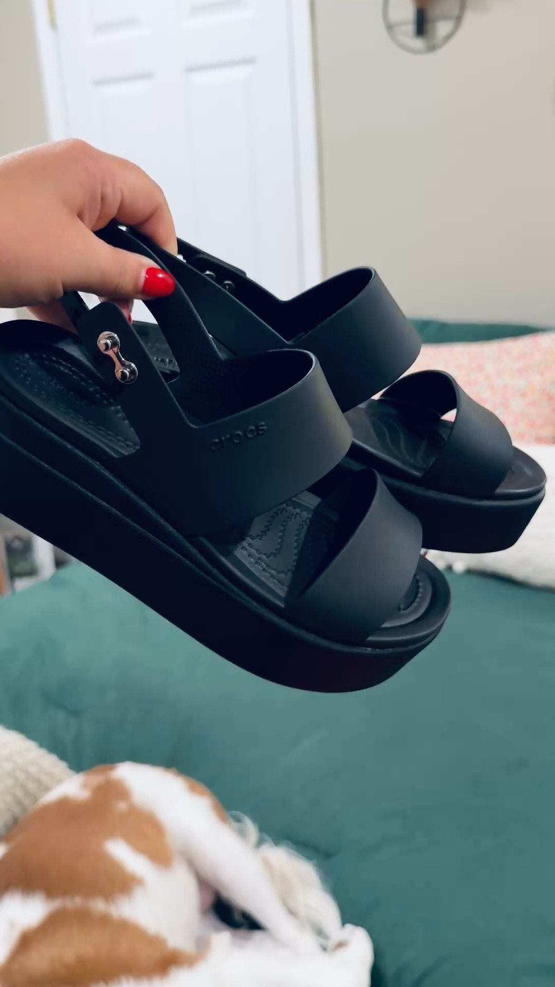 crocs sandals: fit small // wearing a 4 (going to size up to a 5) 

 