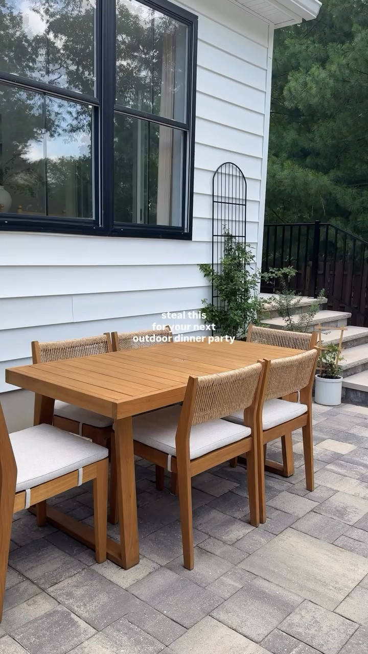 Steal my outdoor dinner party formula: a fun tablecloth, garden inspired linens, centerpiece from the garden, and personalized take-home herb name cards 🌱

Write “GARDEN” below and I’ll send you the 🔗 

#gardendinner #outdoordinnerparty #diningalfresco #girlsdinner #dinnerrecipes