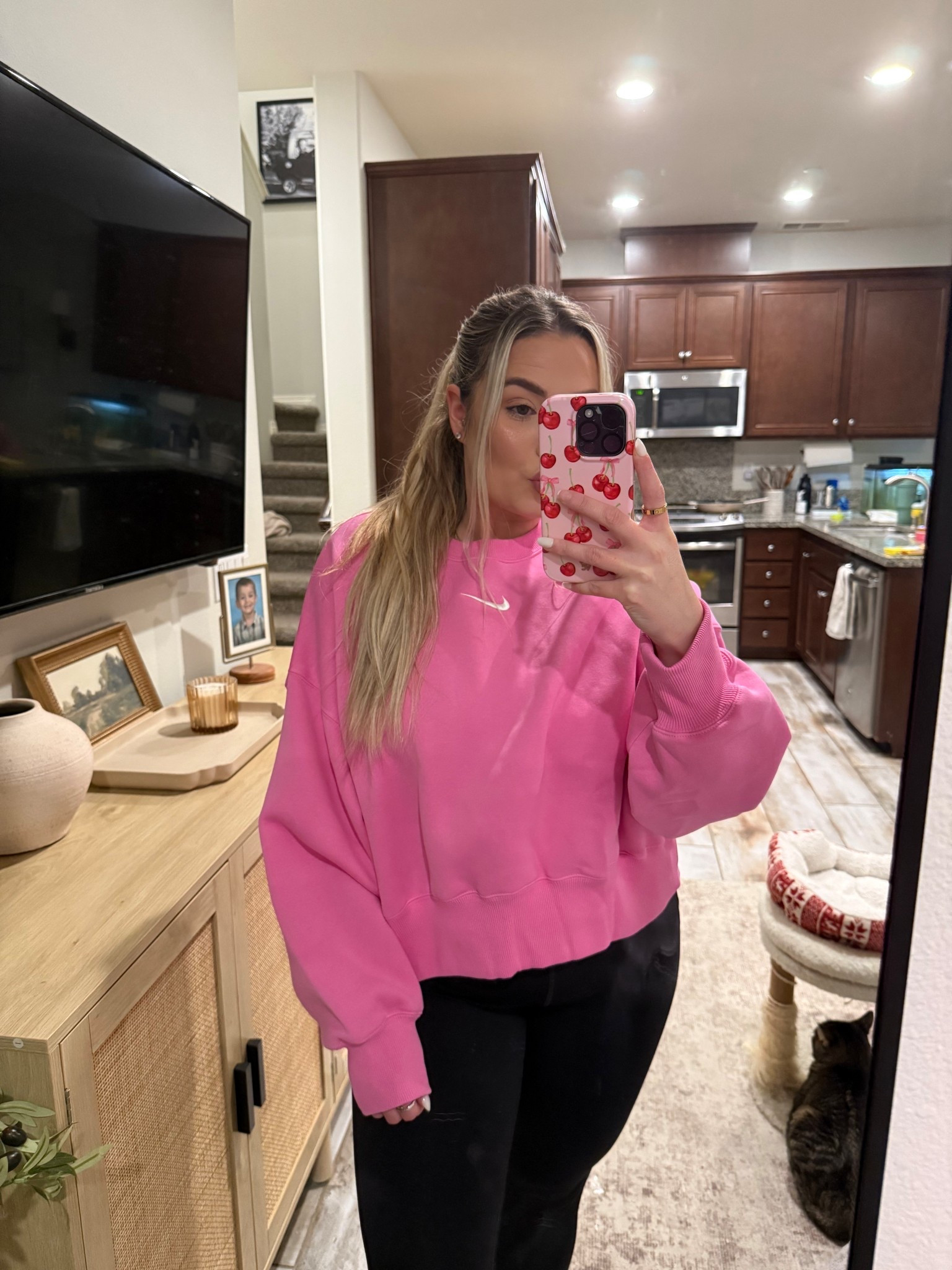 Cozy crew neck 🫶🏼✨ 
#nike #workoutclothes 

#LTKootd #LTKMidsize #LTKActive