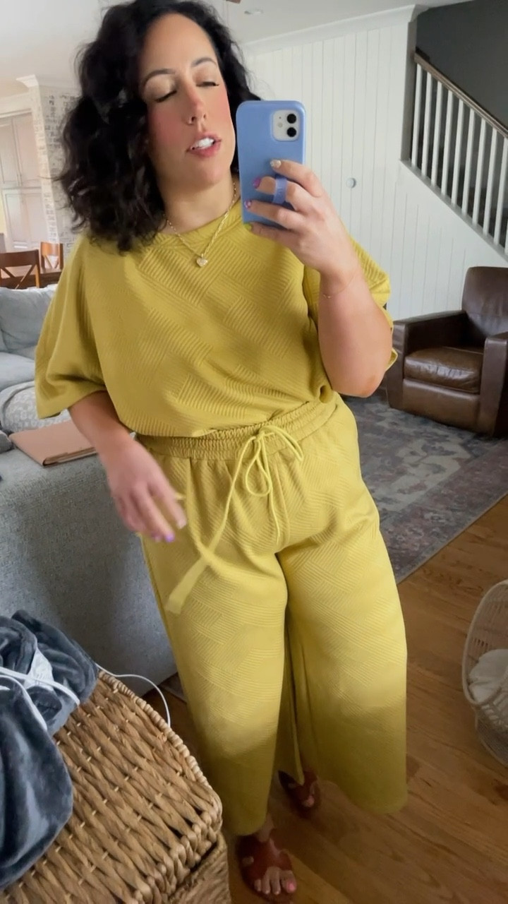 Amazon casual OOTD perfect for travel ✈️ 

amazon fashion, Amazon travel outfit, casual ootd 

#amazonfashion #amazoncasual #amazonsets #amazonspring 

#LTKplussize #LTKtravel #LTKstyletip