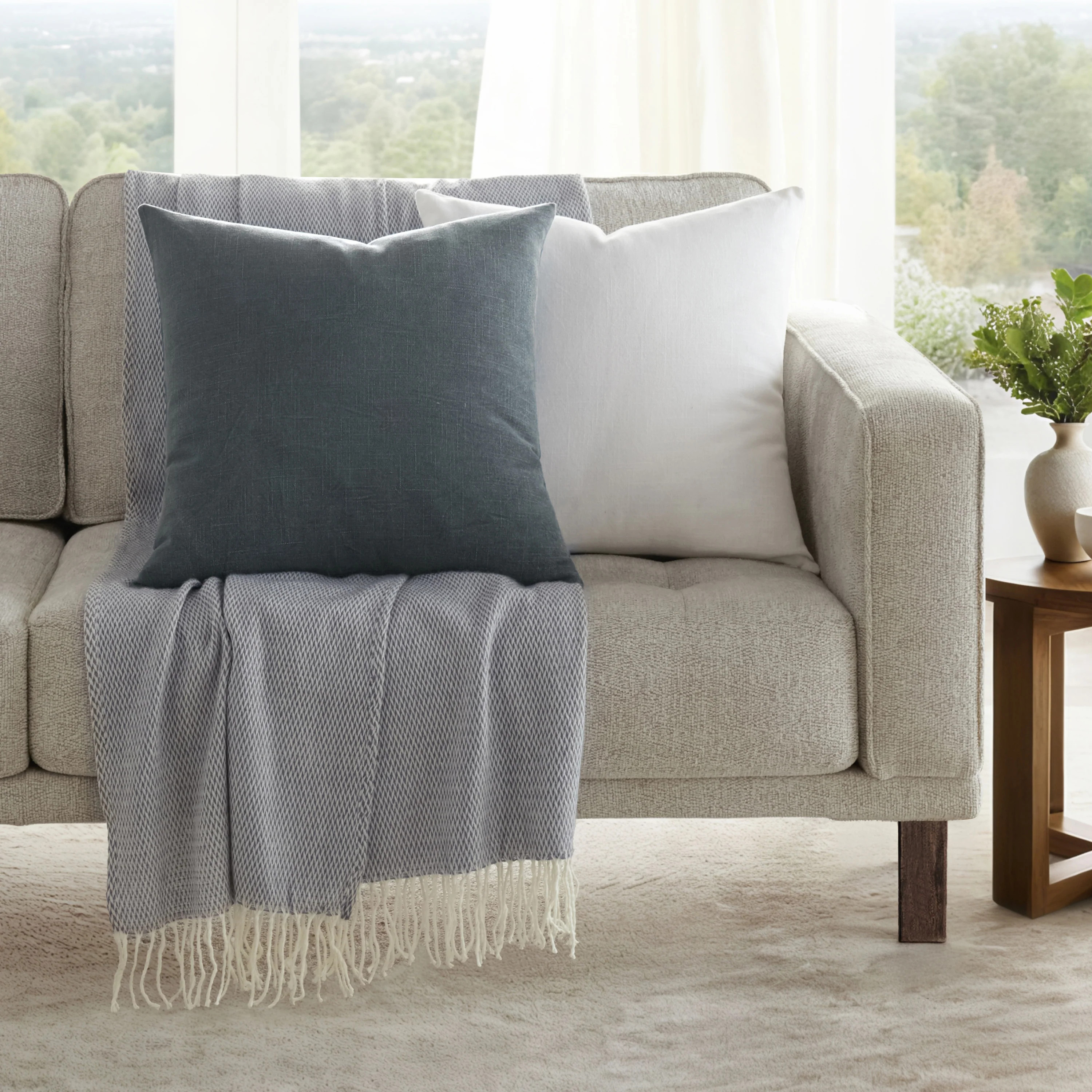 2-Pack Solid D\u00e9cor Throw Pillows | Linens and Hutch