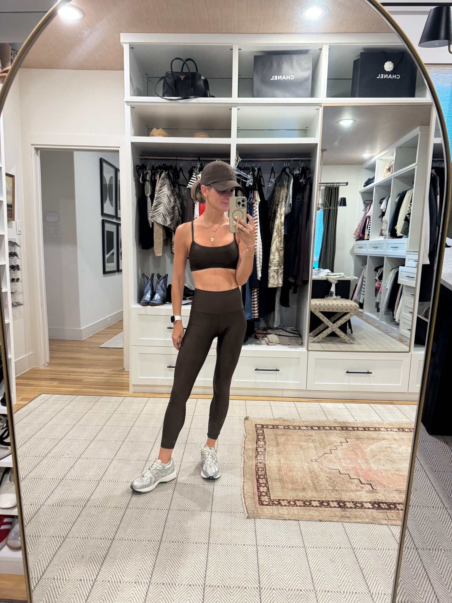 Alo chocolate brown set - wearing xxs in leggings and xs bra 