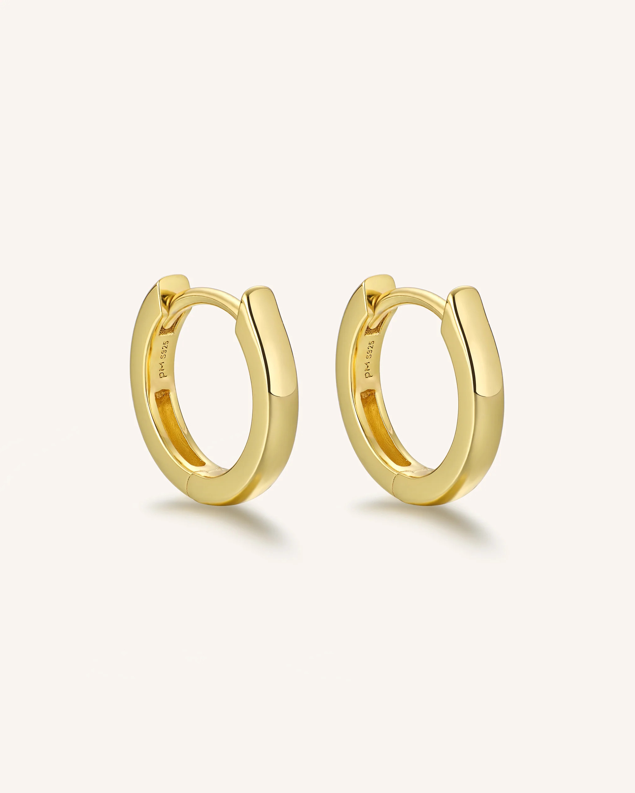 Forme Huggie Hoops | PEACHMIND