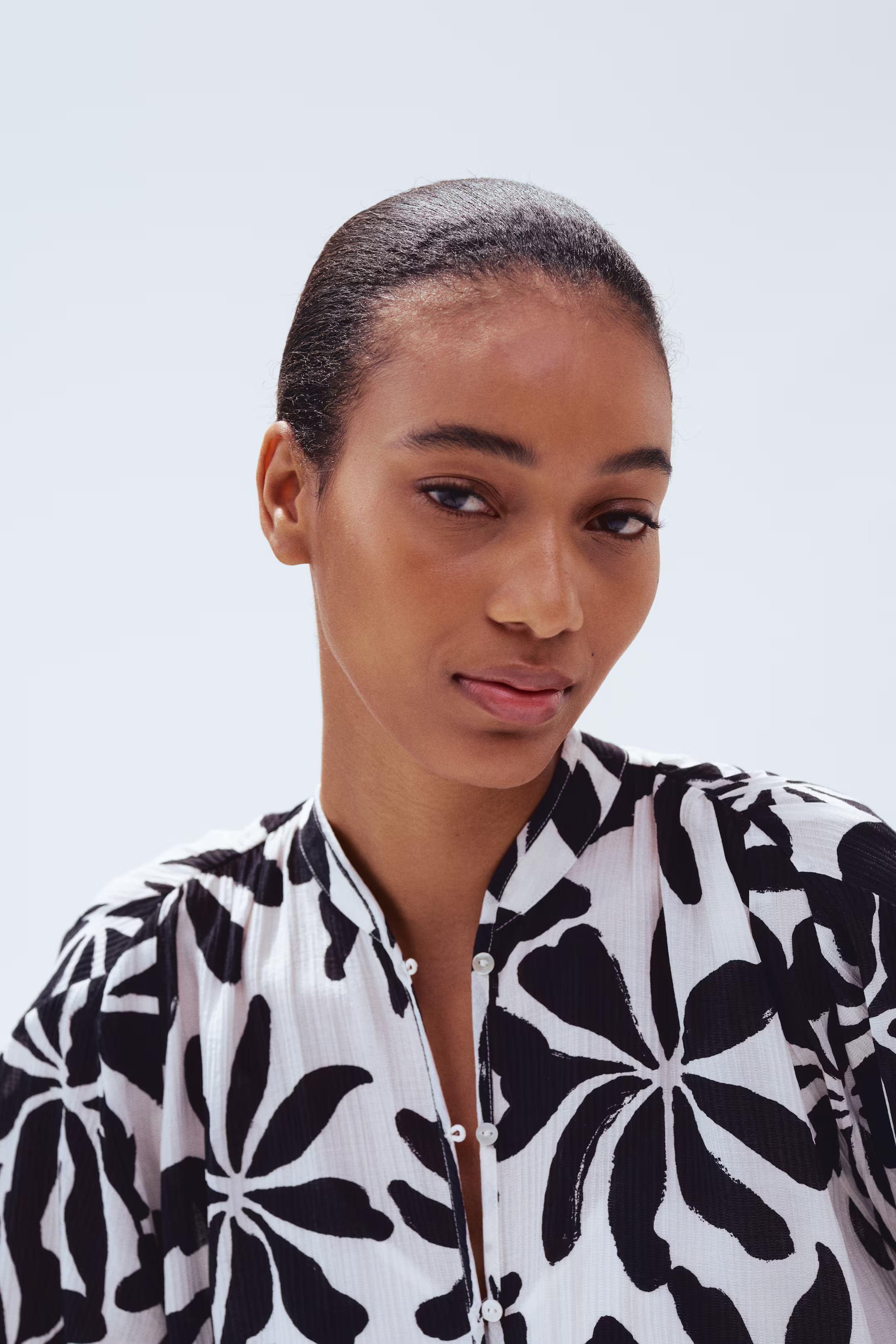 Oversized crinkled dress | H&M (UK, MY, IN, SG, PH, TW, HK)