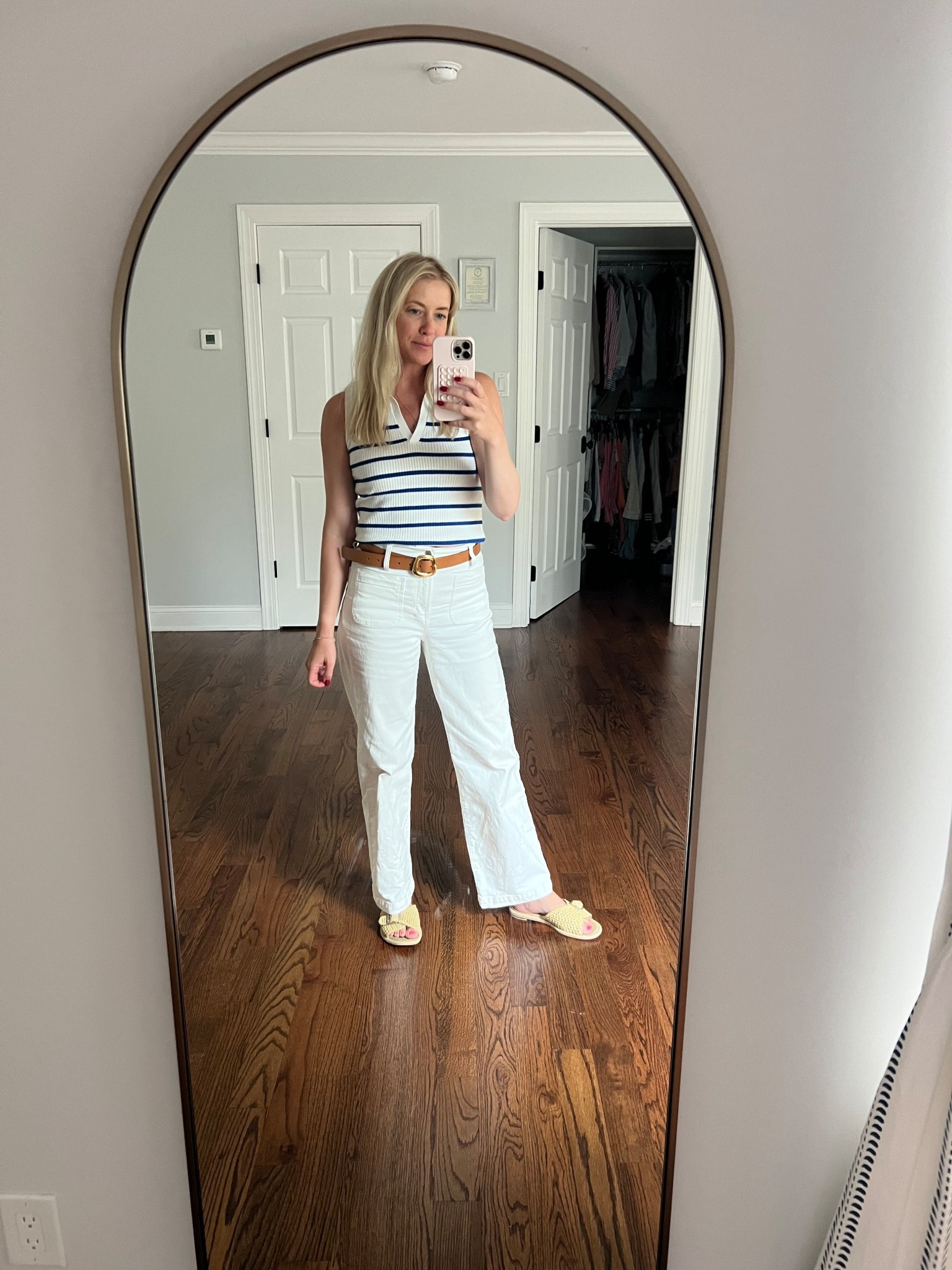 Go-to white denim - size 1 down 

#LTKSeasonal #LTKWorkwear #LTKStyleTip