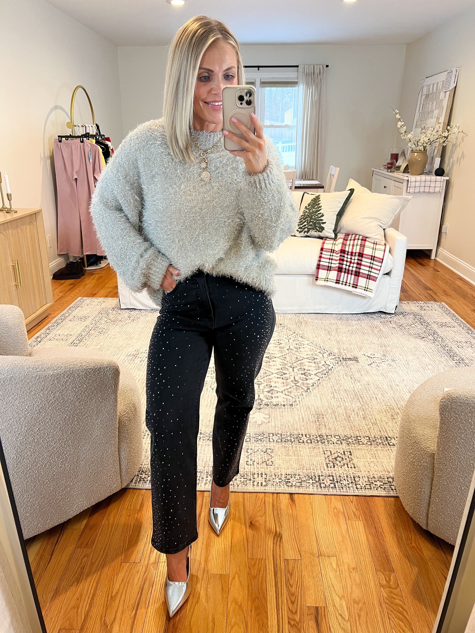 Walmart Holiday Outfit

Christmas outfit, holiday outfit, holiday dresses, NYE outfit, NYE dress, target fashion, target finds, Walmart fashion, Walmart finds, Amazon fashion, Amazon finds, Christmas sweaters, midsize fashion, petite fashion 

#LTKHoliday #LTKSeasonal #LTKFindsUnder50