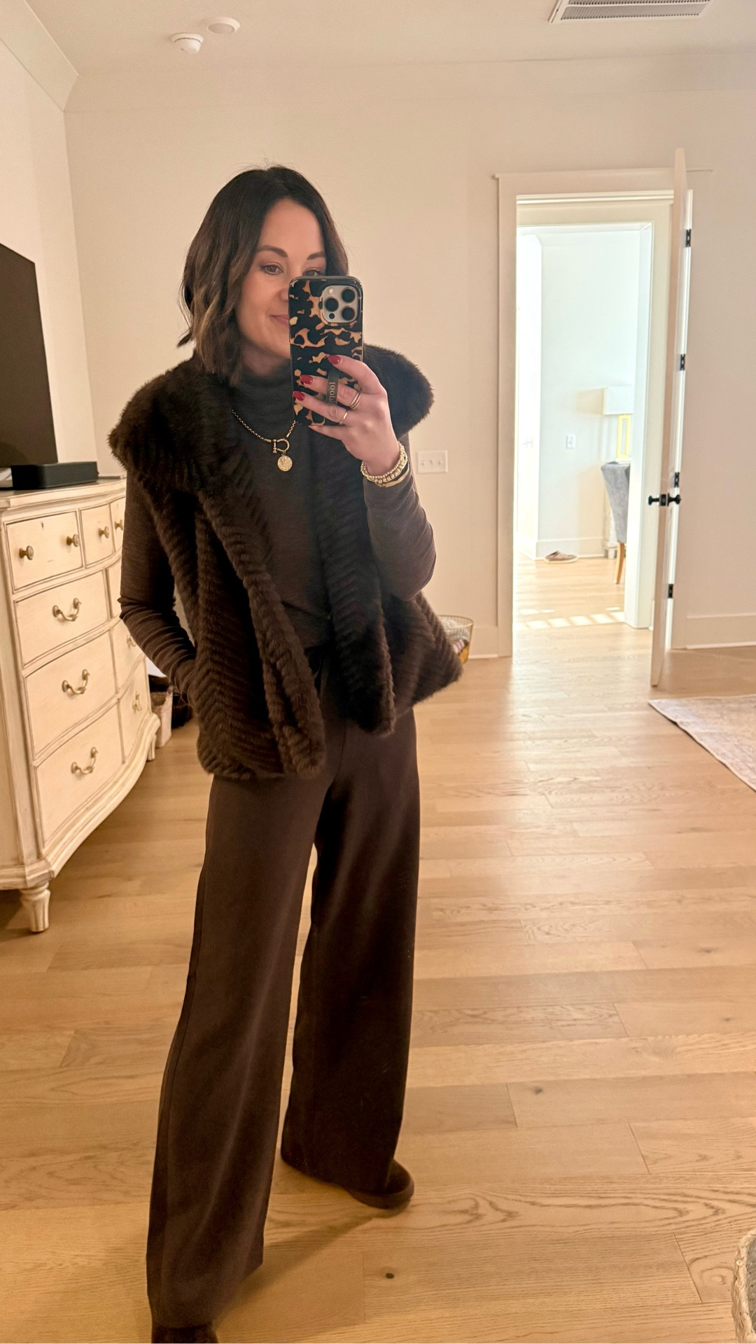 Monochromatic winter outfit idea- these are the best most elevated but comfortable pants ever! I wear an xxs in pants! 

#LTKgrwm #LTKootd #LTKOver40