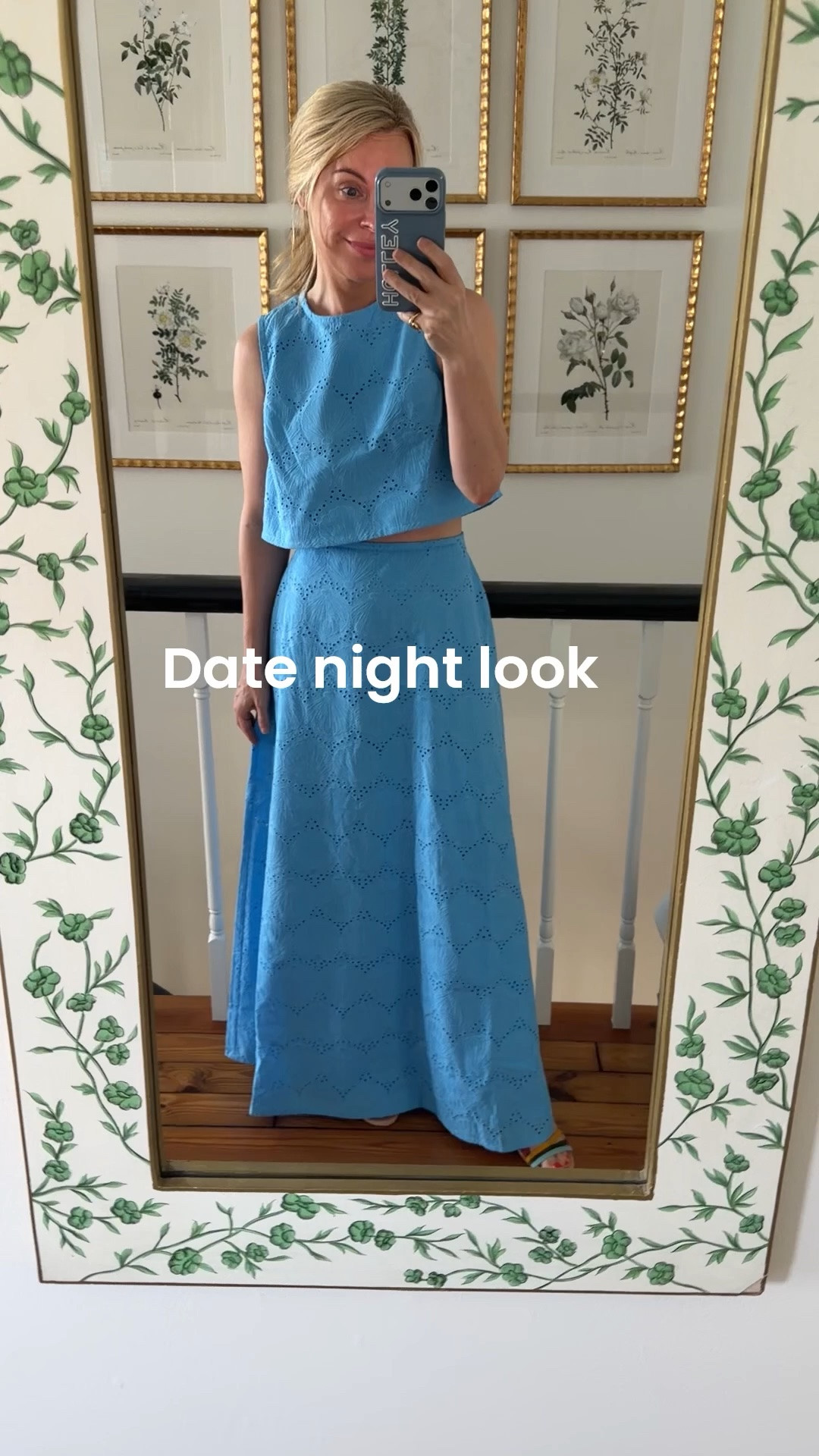 This blue. The button in the back 
Holley15

#LTKootd #LTKWedding #LTKOver40