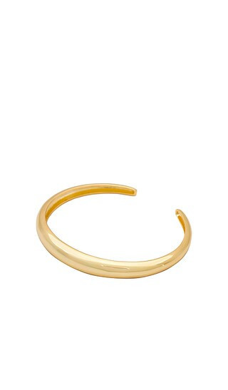 SHASHI Dominique Cuff Bracelet in Metallic Gold. | Revolve Clothing (Global)
