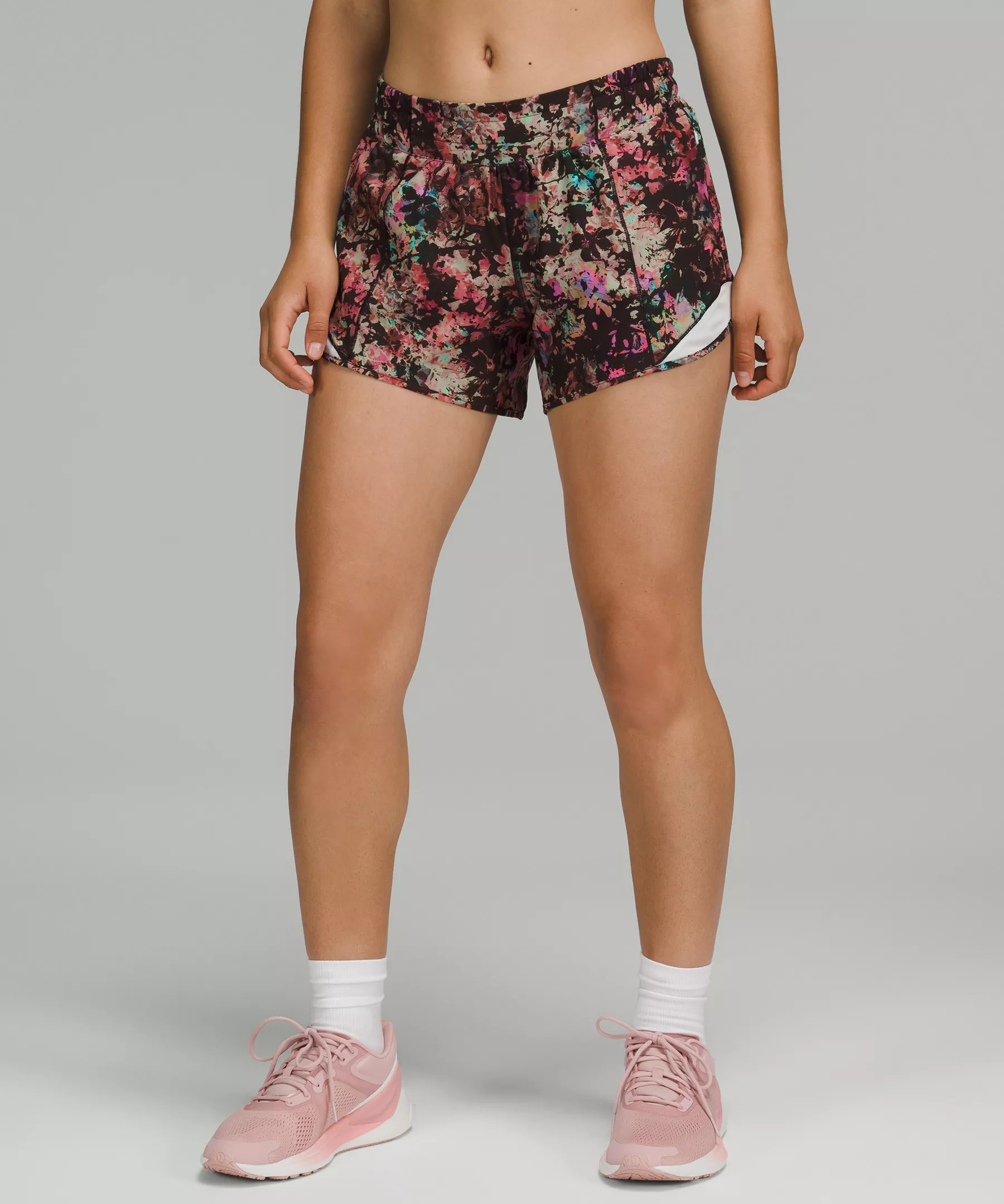 Hotty Hot Low-Rise Lined Short 4" | Lululemon (US)