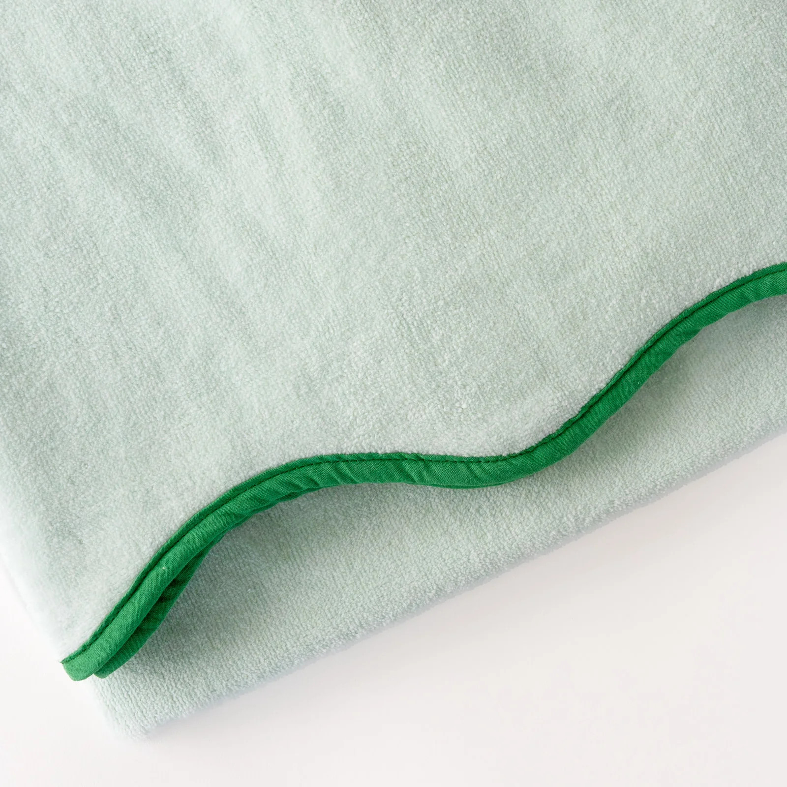 Willa Scalloped Edge Beach Towel | Gray and Fay