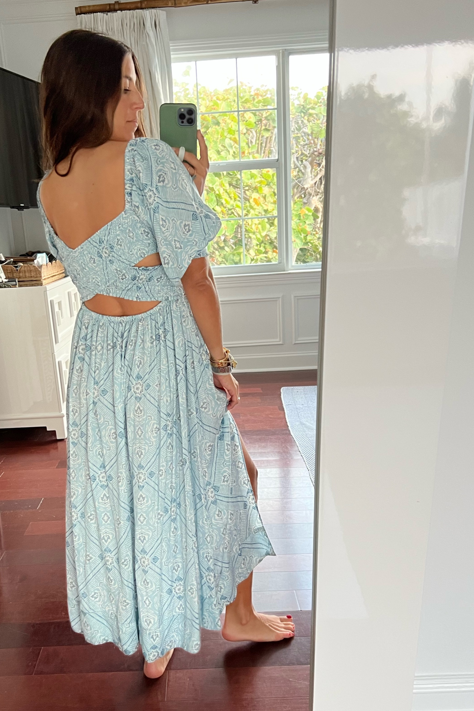 Love this cut. Pattern is sold out but same dress is linked in other colors 