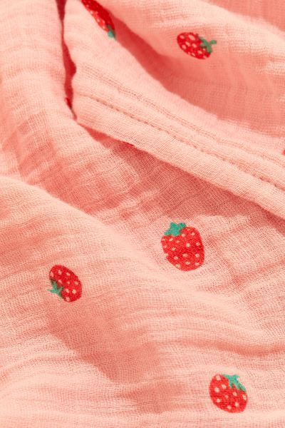 Muslin Baby Blanket - Powder pink/strawberries - Home All | H&M US | H&M (US + CA)