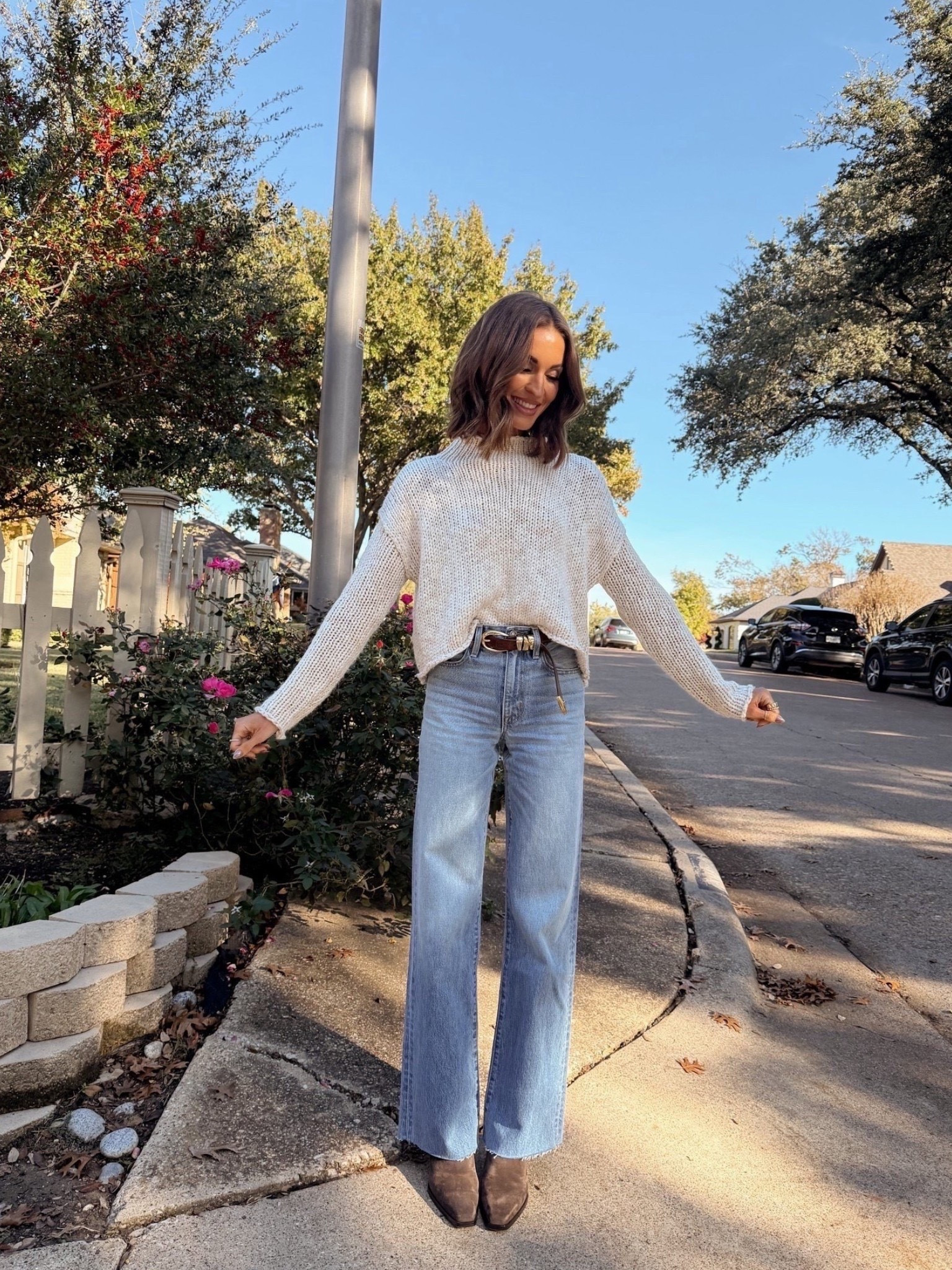 Sweater + jeans + boots on sale with code FALL 🤎