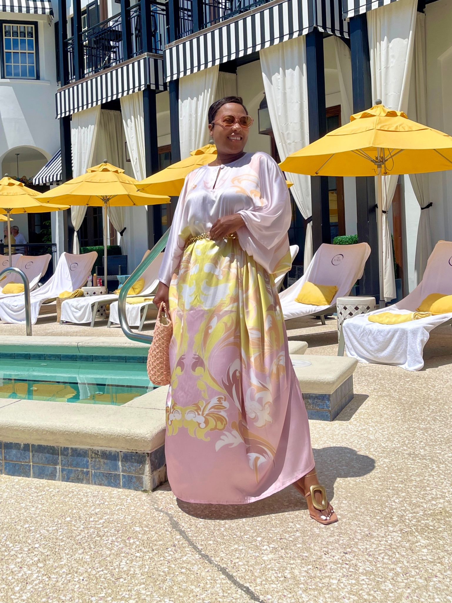 Giving this kaftan dress a little flair with a gold chain link belt great as a wedding guest outfit travel outfit beach vacation outfit 

Pink kaftan dress
Nude thong sandals
Pink woven bag
Pink aviator sunglasses



#LTKstyletip #LTKSeasonal