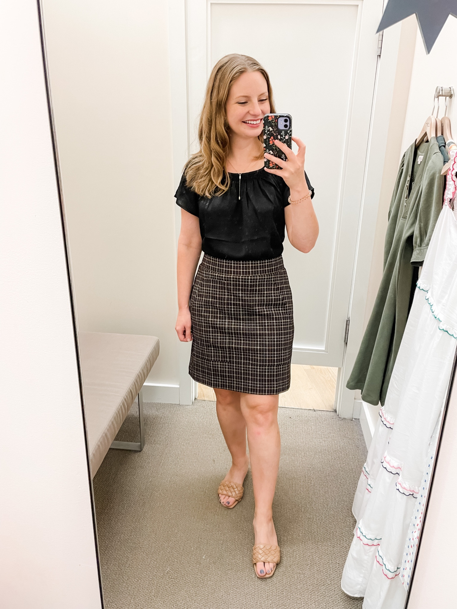 Wearing an XS in both (could use a smaller size in top)


#LTKSeasonal #LTKworkwear #LTKunder100