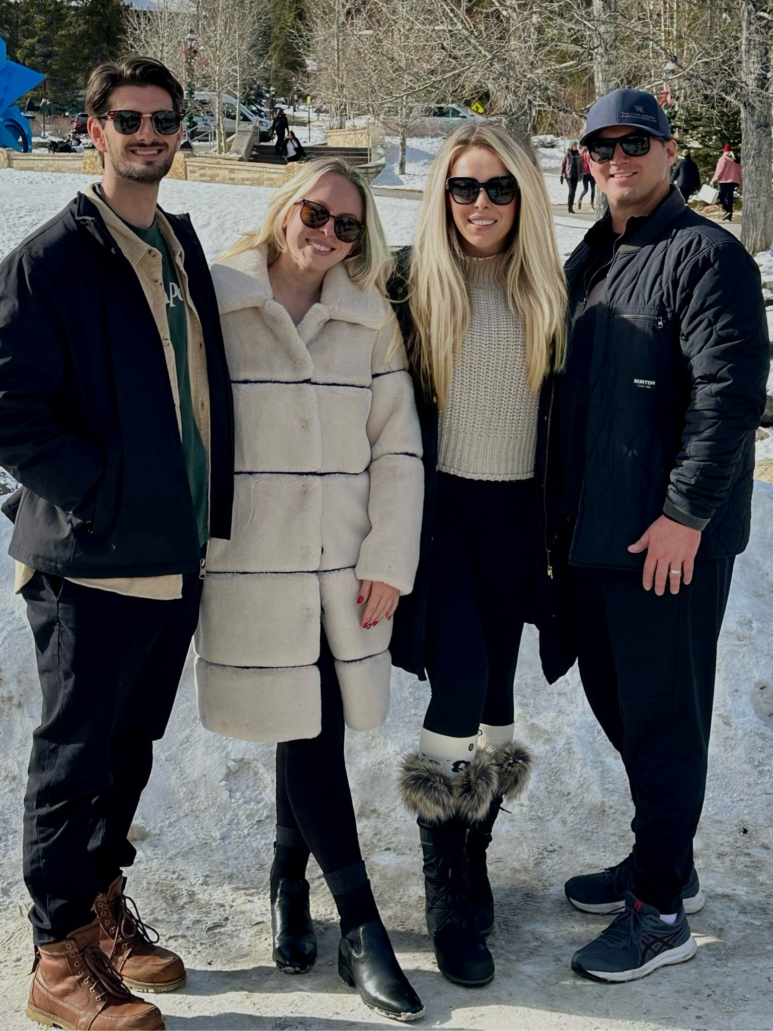 Black moon boots with faux fur 

#LTKSeasonal