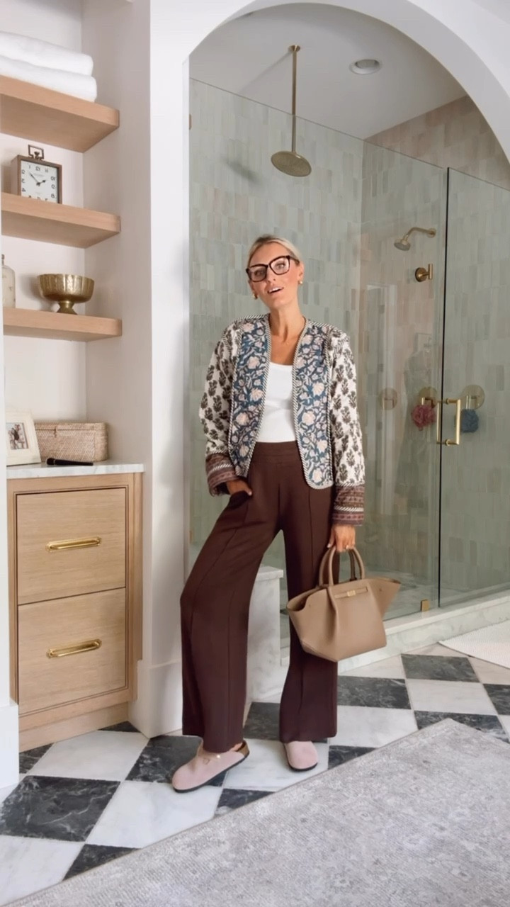 I styled the jacket here over a very casual look! I love how you can dress it up or down! Wearing S!

Loverly Grey, Amazon, quilted jacket, travel outfit, fall outfit 

#LTKSeasonal #LTKStyleTip