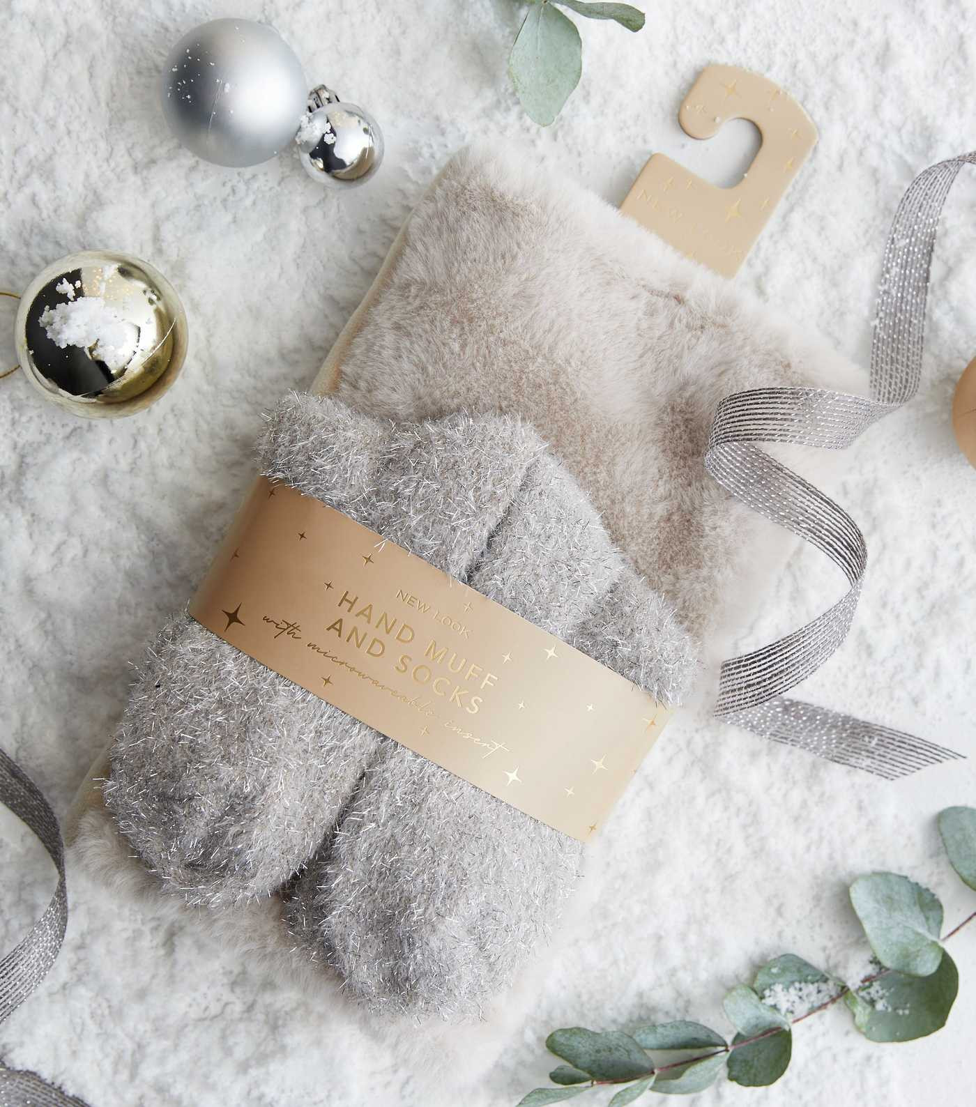 Cream Hand Warmer and Socks Set | New Look | New Look (UK)