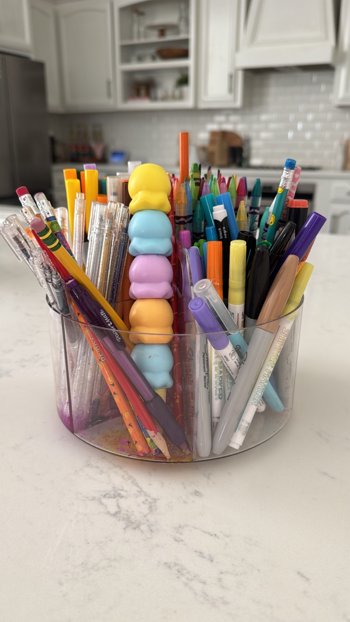 Amazon school supplies holder✏️📚

amazon school supplies, lazy susan organizer, school supplies, school supplies organization, highlighters, pencils, pens, erasers, colored pencils, back to school essentials, California, Britt Horton

#LTKFamily #LTKKids #LTKHome