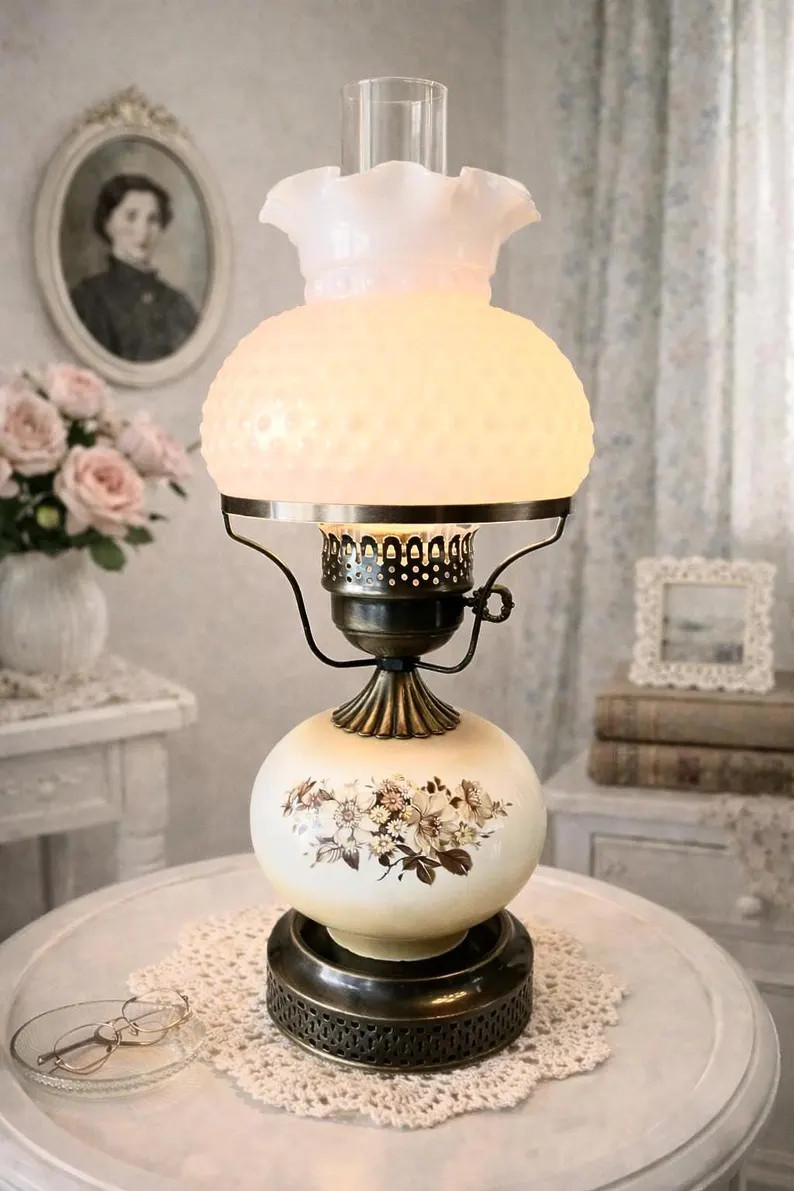 Vintage 1980s Gone with the Wind Lamp, Hobnail Milk Glass Floral Table Lamp / Lampe Vintage Fleur... | Etsy (US)