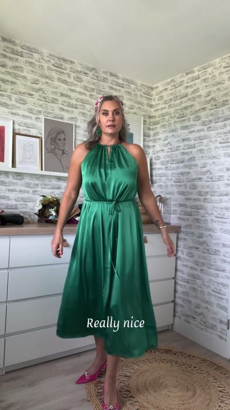 H&M party dresses try on. Gorgeous green satin dress and a beautiful black asymmetrical dress with a big bow on the shoulder. 

Formal wear. Wedding guest. 



#LTKparties #LTKstyletip #LTKeurope